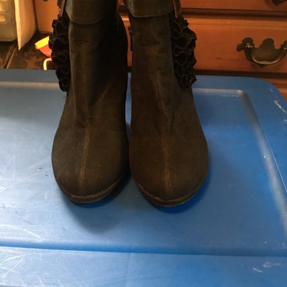 Pair of black suede platform stilettos - Picture 3 of 3